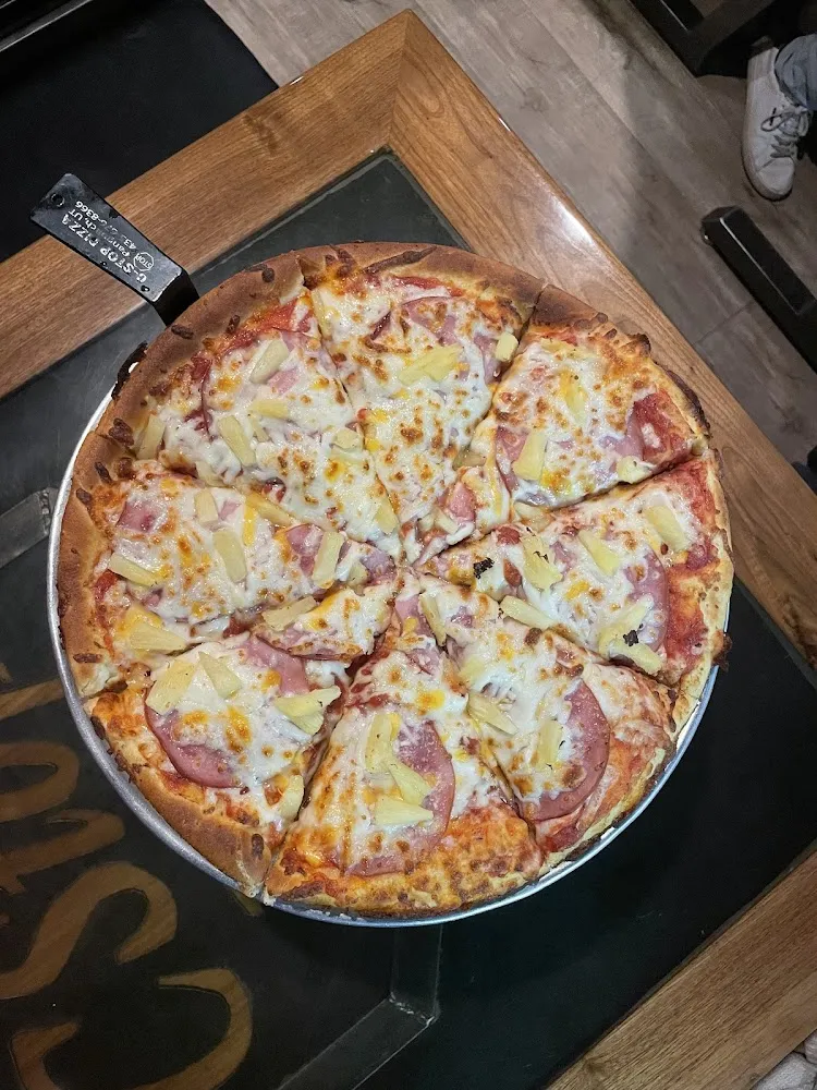 Hawaiian Pizza